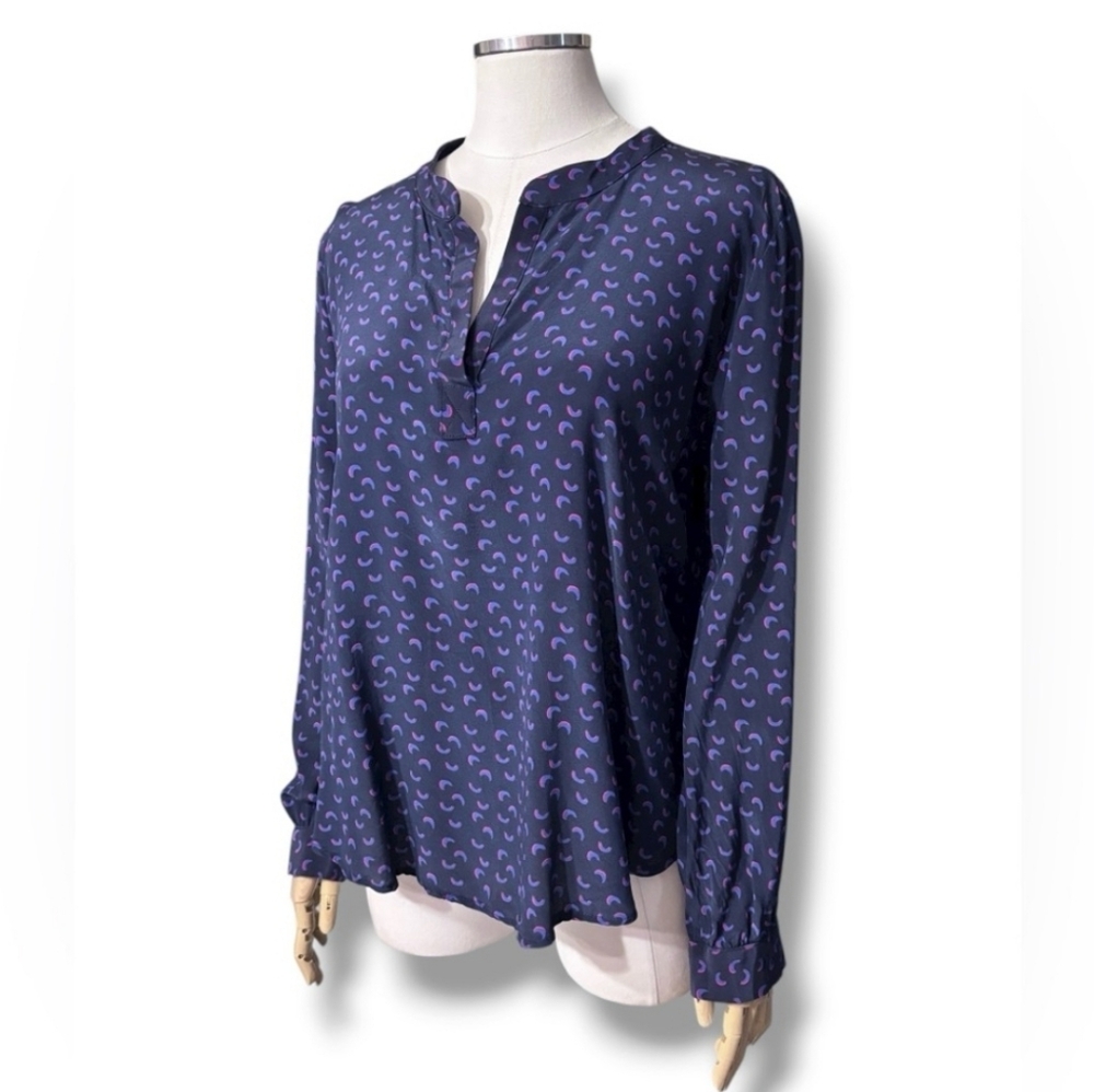 AMOUR VERT Black Silk Crescent Moon Pattern Split Collar Blouse